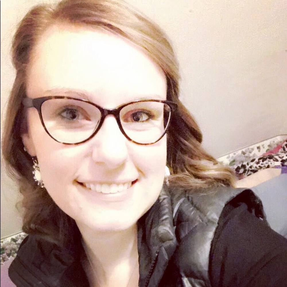 Meet your Posher, Laura
